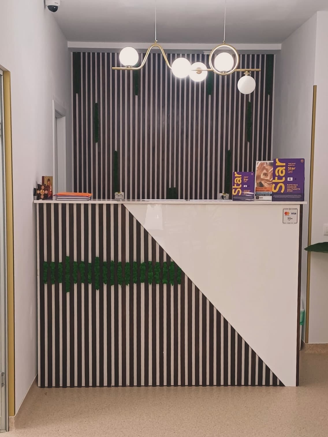 Mobilier cabinet stomatologic cu riflaj, mobilă la comandă Bacău