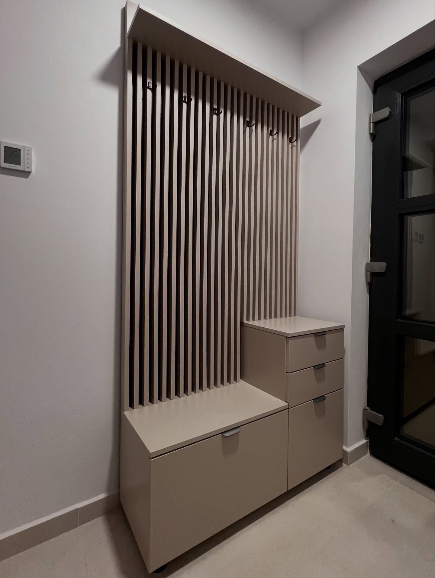 Hol mobilier intrare riflaj, mobilă la comandă Bacău